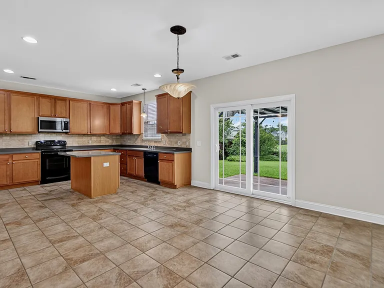 152 Spindle Way — Photo 8