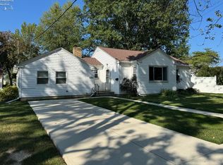 382 E Main St, Oak Harbor, OH 43449