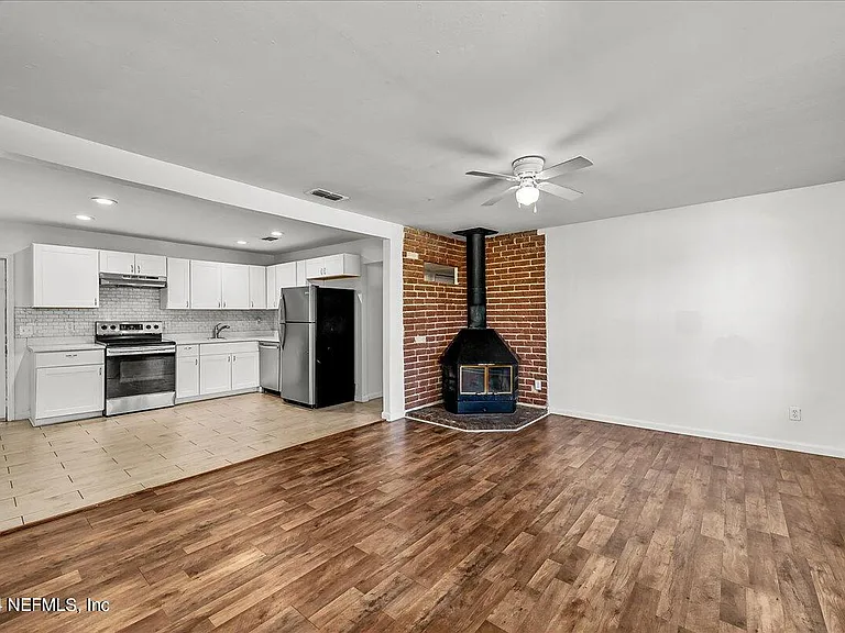 3919 Skycrest Dr — Photo 59