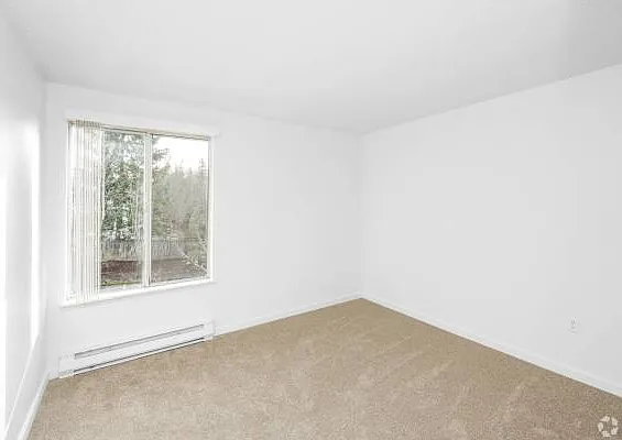 Kentbrook Apartments — Photo 14