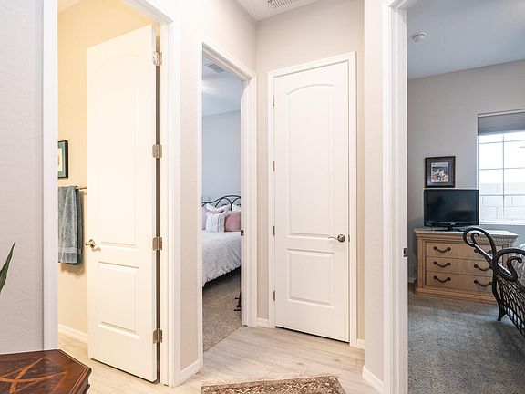 5th image of 1841 E Horseshoe Drive