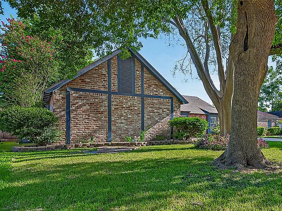 2nd image of 14215 Locke Ln