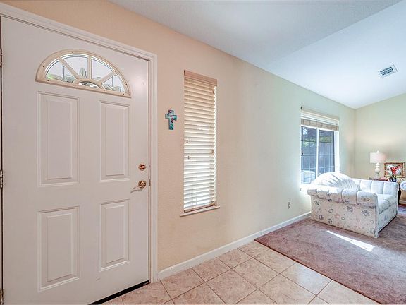 5th image of 561 Cedarwood Ct