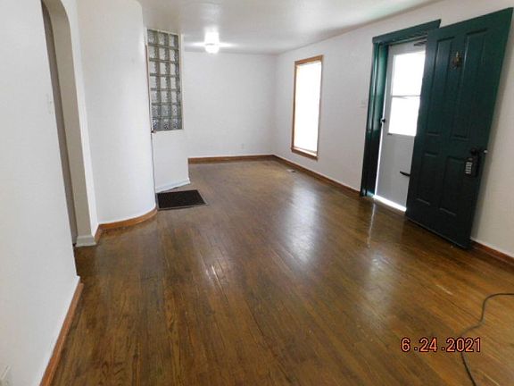 2nd image of 719 E D St