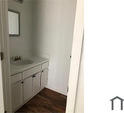 6016 Regent Mnr — Photo 8
