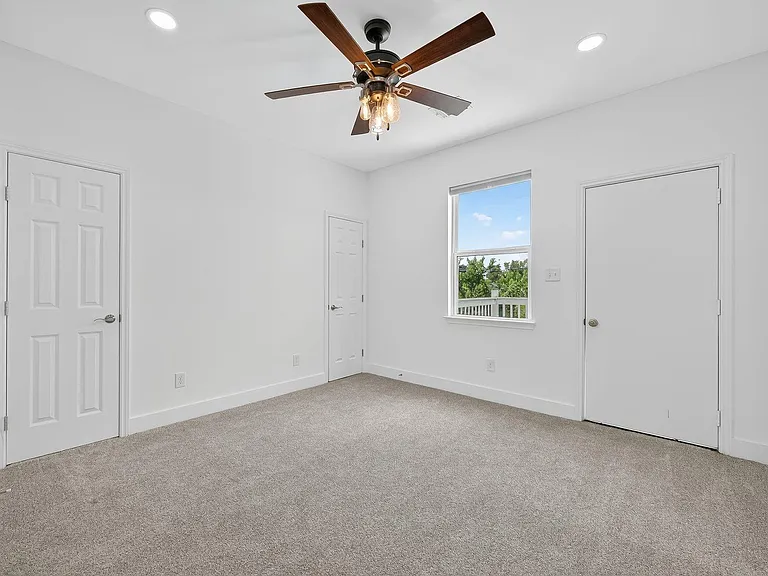 714 Zoe St — Photo 21