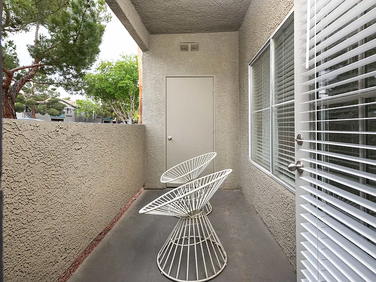 Ventana Canyon Apartments — Photo 26
