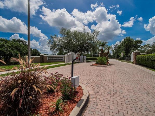 1742 Oakwood Estates Dr, Plant City, FL 33563