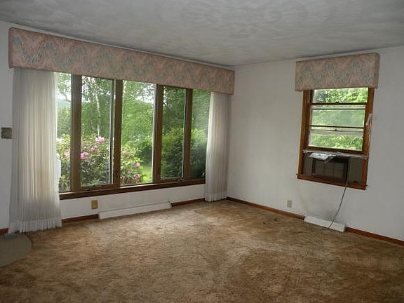 3rd image of 351 Trim St