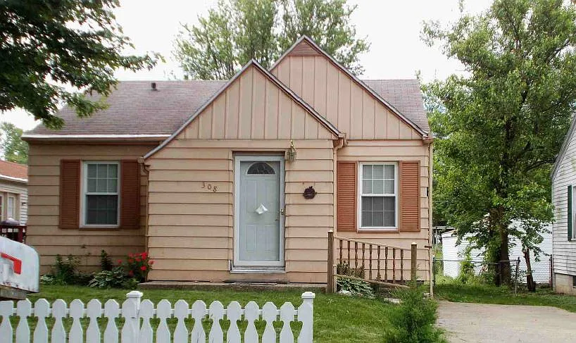 308 Velde St photo 1