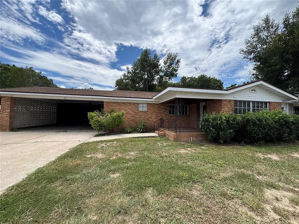 3 bed, 2.5 bath, 1868 sqft, $1,800 — Photo 1