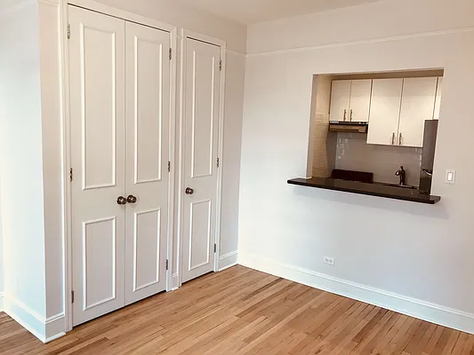 Rented by Metropolis Real Estate of Manhattan | media 14