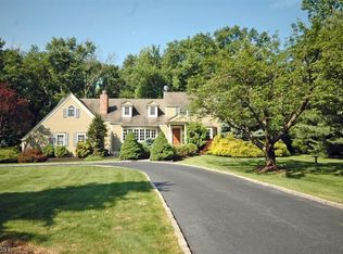 41 Vail Ln, Watchung, NJ 07069