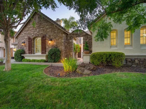 2004 Robin Brook Way, Roseville, CA 95661