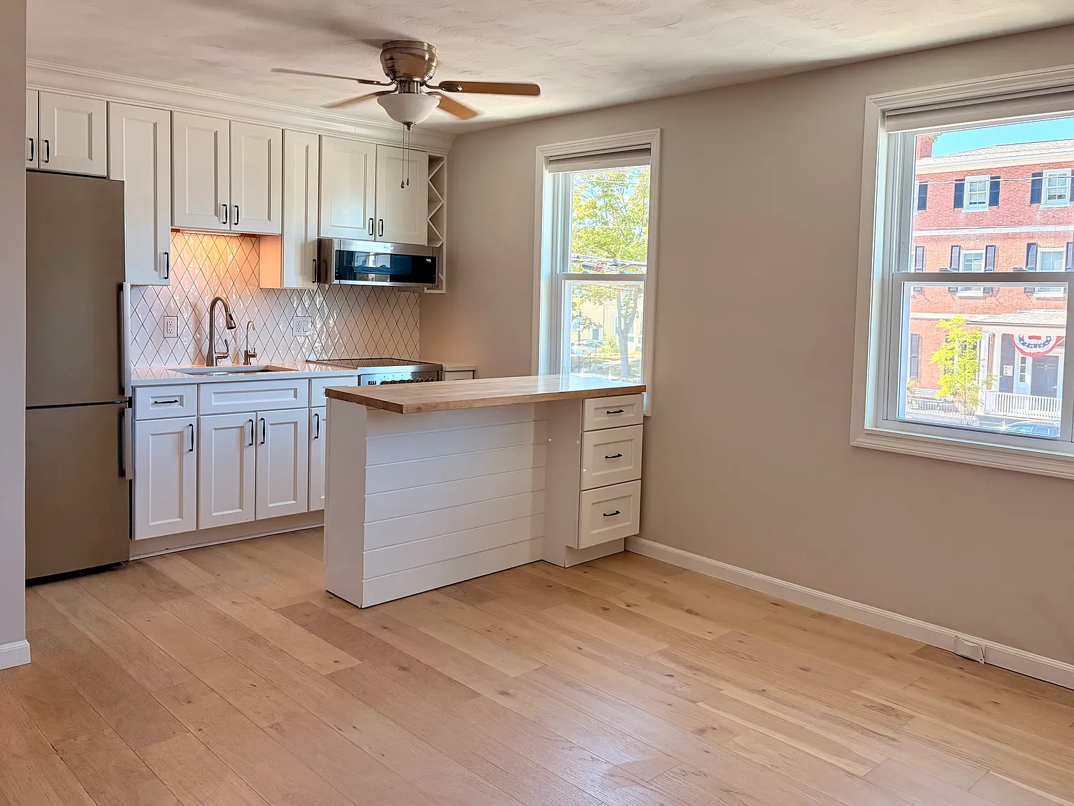1 bed, 450 sqft, $2,400 — Photo 2