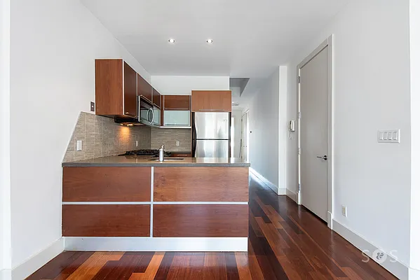 Sold by Brick&Mortar | media 3