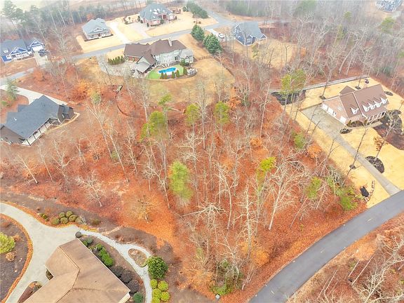 3rd image of 508 16th Cir