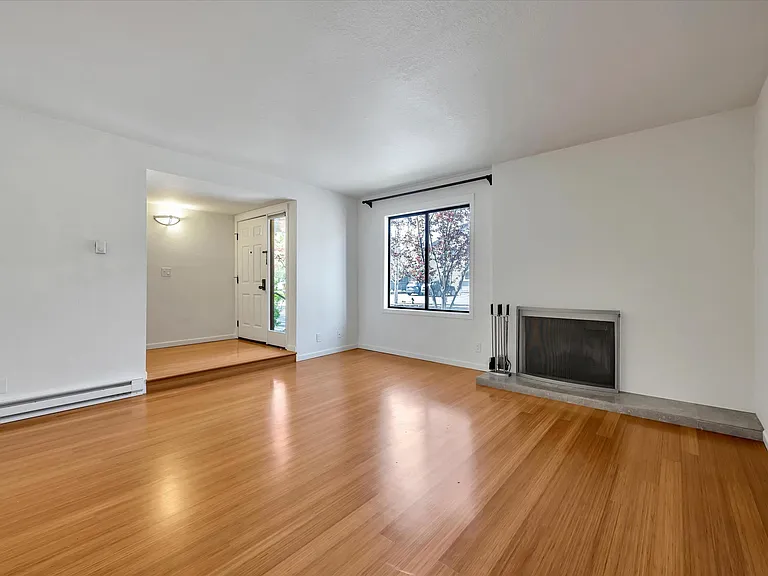 4 W Harbor Dr — Photo 7