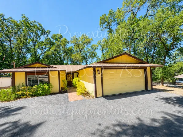 19046 Digger Pine St, Groveland, CA 95321
