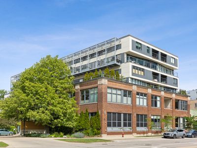 (Undisclosed Address), Evanston, IL, 60201