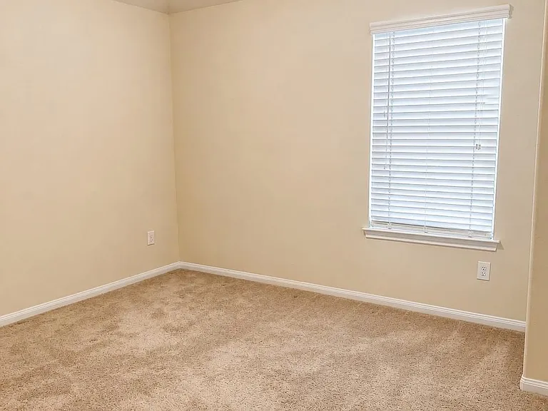 24907 Diamond Ranch Dr — Photo 11