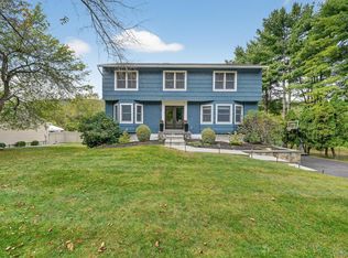 1466 Pine Brook Ct, Yorktown Heights, NY 10598
