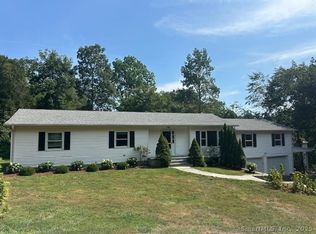 679 New Norwalk Rd, New Canaan, CT 06840