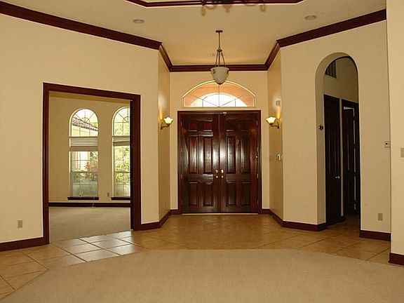 4th image of 8615 Halls Retreat Ct