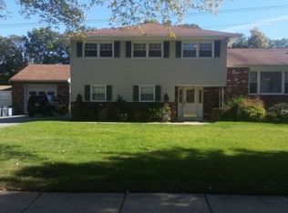 10 Arnold Dr, Parsippany, NJ 07054
