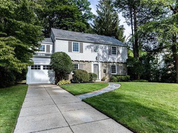 20 Mill Spring Road, Manhasset, NY 11030