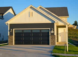 4724 Obsidian Ct NW, Mandan, ND 58554