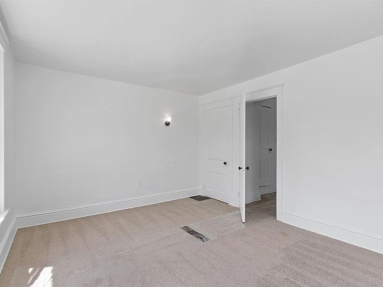 102 S 3rd St — Photo 16