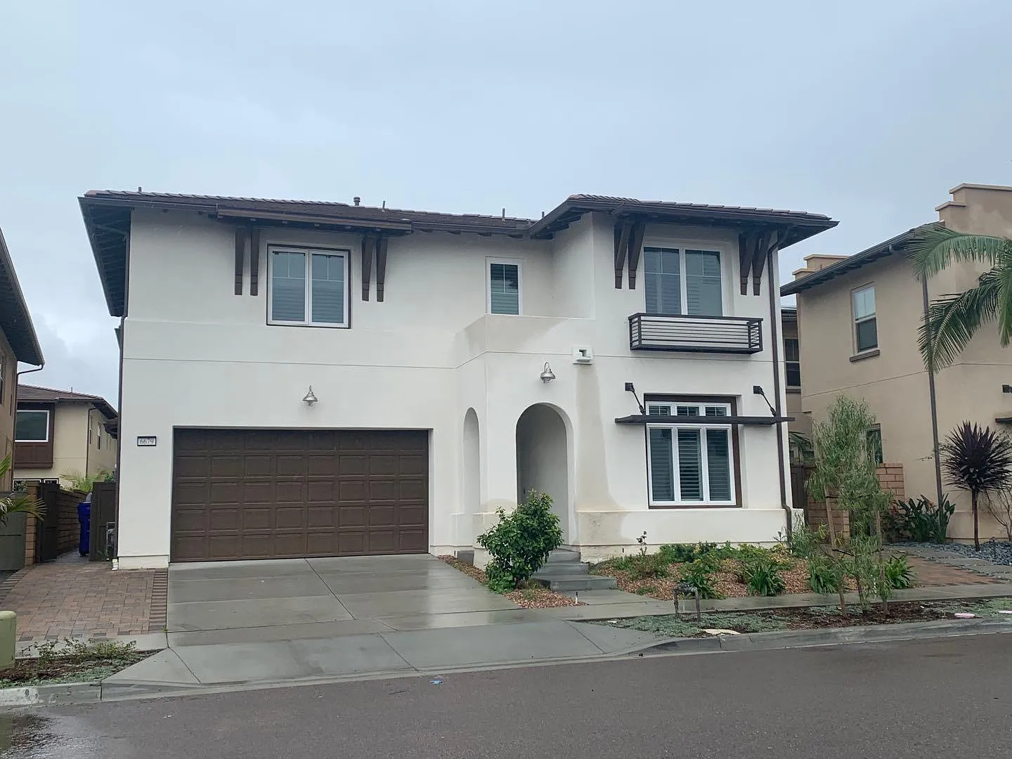 5 bed, 4208 sqft, $9,500 — Photo 1