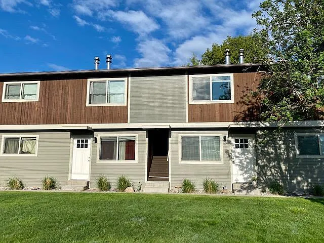 303 S California St — Photo 2