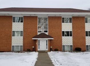 604 Pershing Ave APT B, Glen Ellyn, IL 60137