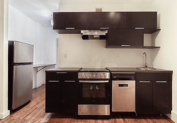 5th image of 133 E 35th St APT 2