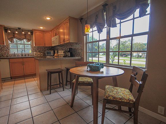 4th image of 9315 Forest Hills Dr