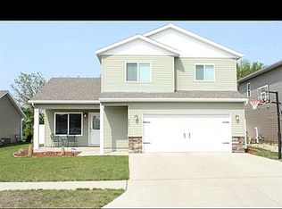 3005 12th St NW, Minot, ND 58703