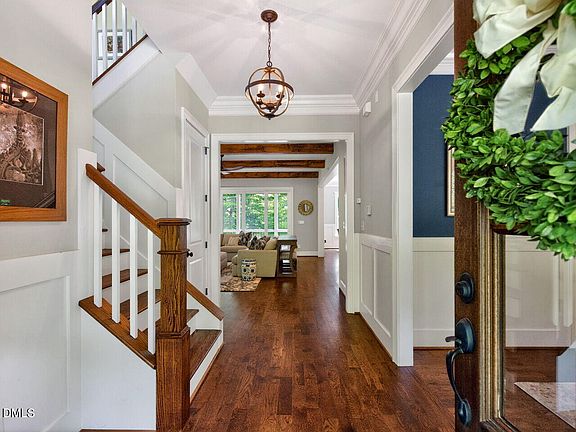 5th image of 105 Creekvista Dr