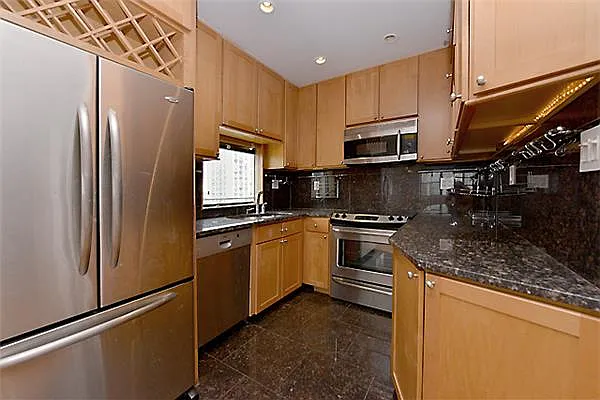 Rented by R New York | media 2