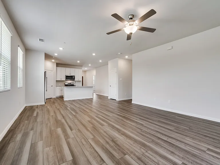 210 Olympus St — Photo 6