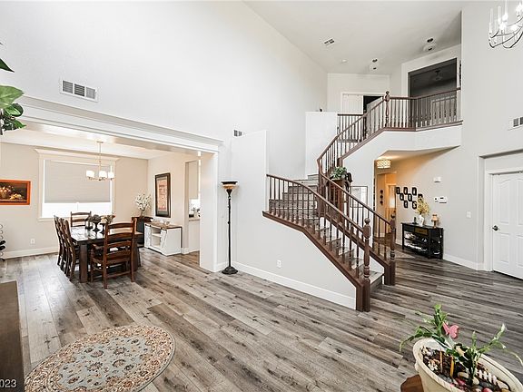 5th image of 823 Sleepy Moon Ave