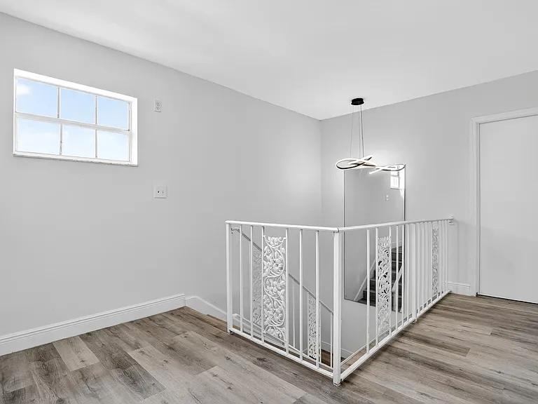 495 SE 8th St #242 — Photo 11