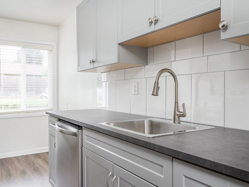 Clinton Court| Kitchen