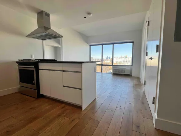 504 Myrtle Avenue image 1 of 23