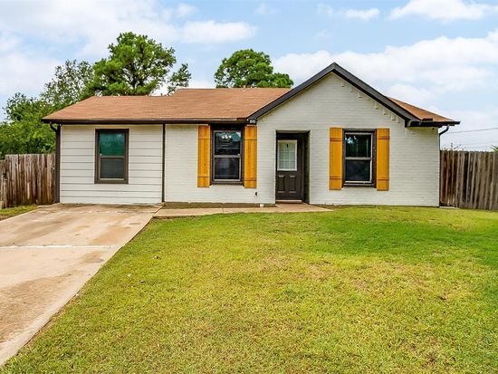 845 Pine Mountain Dr, Burleson, TX 76028