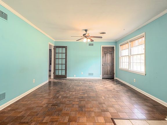5th image of 5067 Wingdale Rd