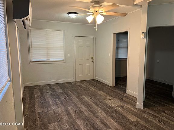 2nd image of 426 W Daugherty St