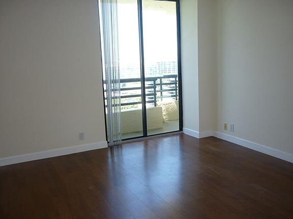 3rd image of 3300 NE 191st St APT 1815