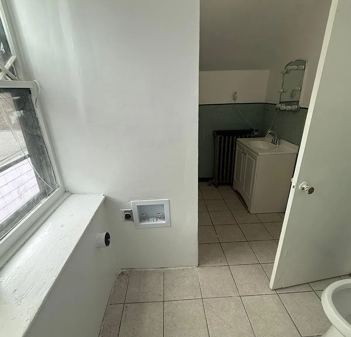 11 Troy St — Photo 2